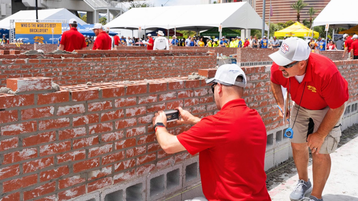 "The World of Concrete" Wettbewerb Preisrichter mit TECH 500 DP