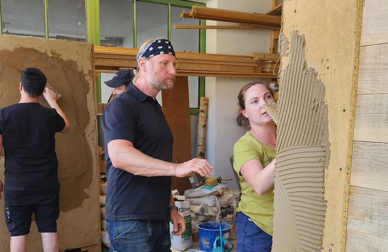 Auch bei Chris war die Zielgruppe gemischt und von Bauherren, die ihr Wissen gerade erst aufbauen bis hin zu Kollegen aus dem Handwerk, war alles vertreten.