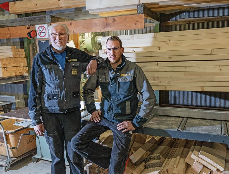 Zwei Zimmermeister: Hermann Bühlbecker und sein Sohn Bastian Bühlbecker.