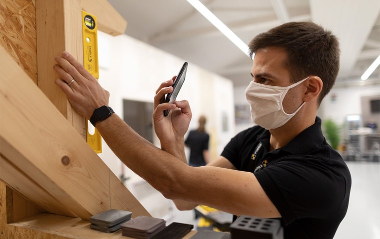 Anfang August lüftete das Social Media Team das bisher wohl gehütete Geheimnis des Social Media Days mit dem ersten Post auf dem offiziellen STABILA Instagram-Kanal @stabila_official.