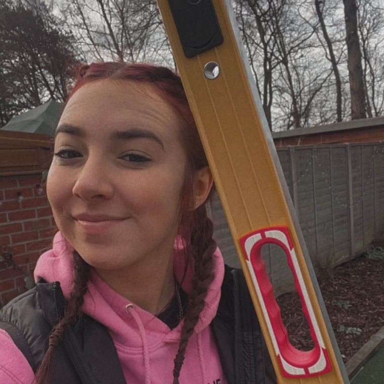 Sophie (@soph_pink.plumbing)