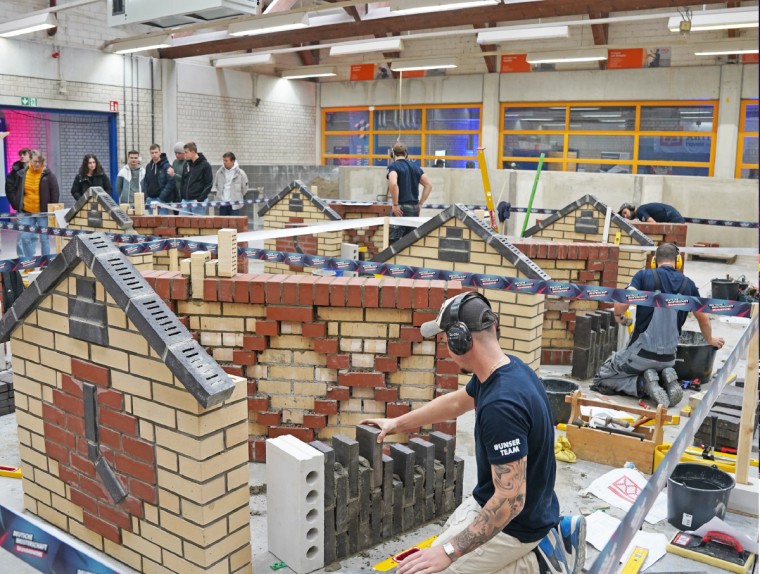 Gewerken Beton- und Stahlbetonbauer, Estrichleger, Fliesen-, Platten- und Mosaikleger, Maurer, Straßenbauer, Stuckateur, Zimmerer und Wärme-, Kälte-, Schallschutzisolierer