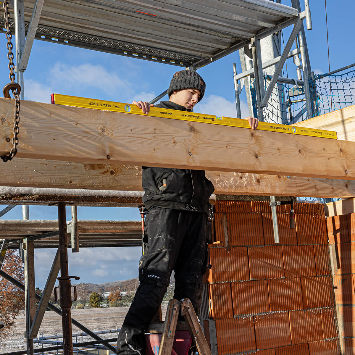 HOLZBAU UND TALENTSCHMIEDE DIE WEGWEISENDE AUSBILDUNGSPHILOSOPHIE EINES MEISTERBETRIEBS